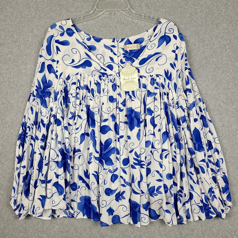 Altar'd State‎ Blue & White Floral Babydoll Crop Bell Sleeve Size Small NEW